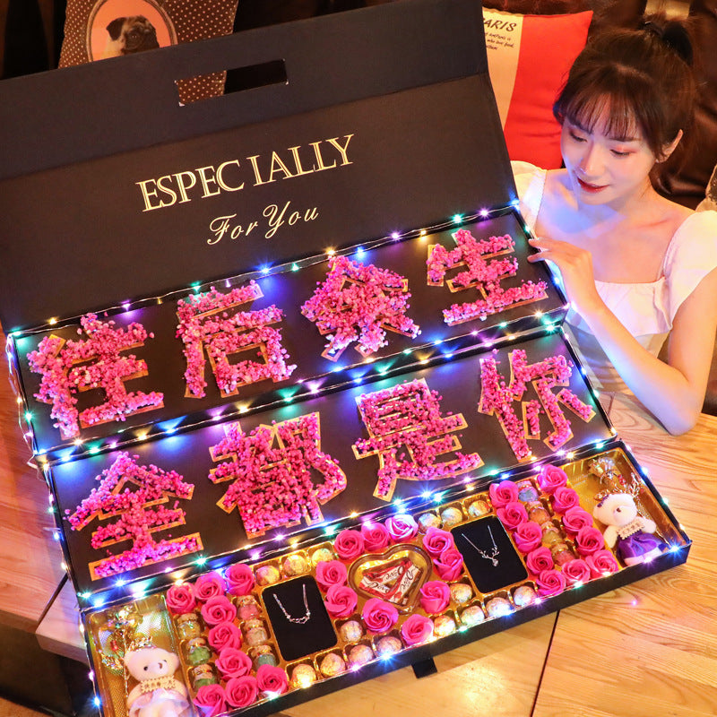 Kotak hadiah berwarna-warni [Gypsophila]