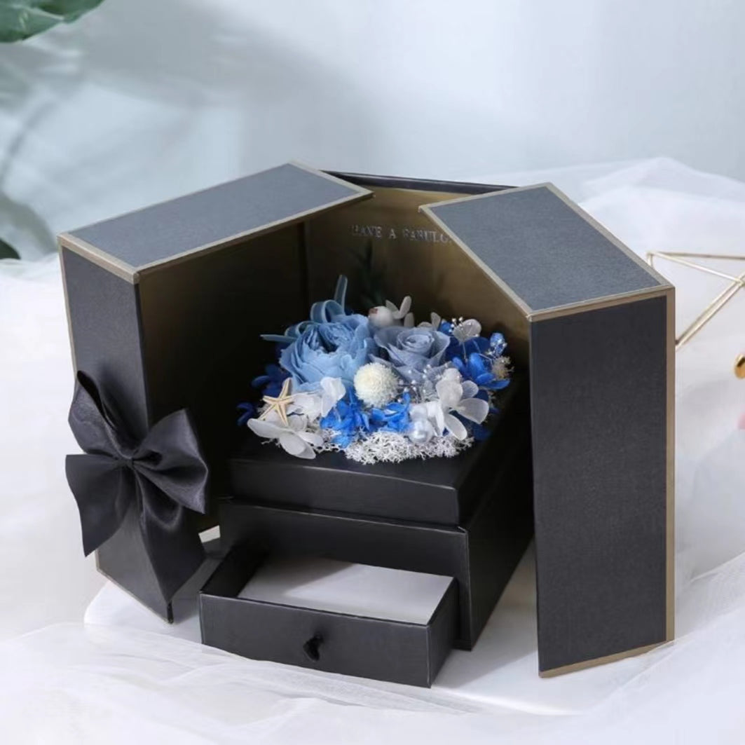 kotak hadiah bunga kecil