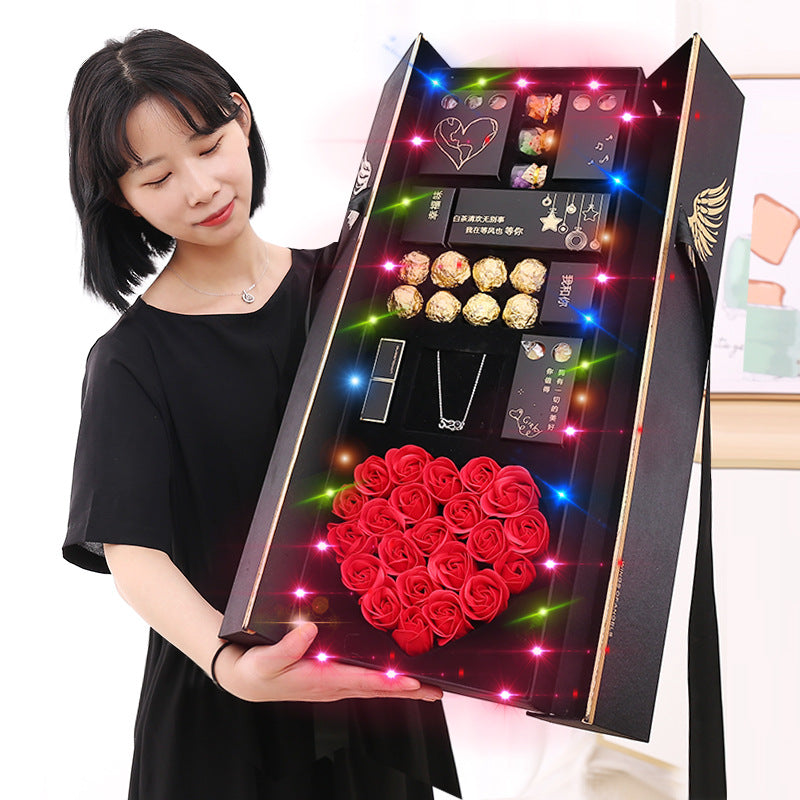 Kotak hadiah cinta panjang